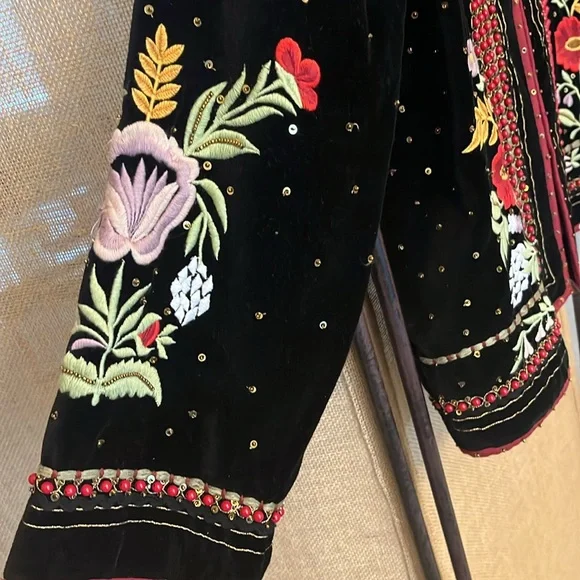 John Mark Black Velvet Jacket with Floral Embroidery. Size L. NWT - Picture 6 of 14